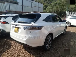 Toyota Harrier 2.0 2015 White