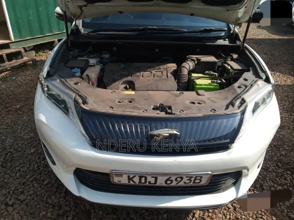 Toyota Harrier 2.0 2015 White