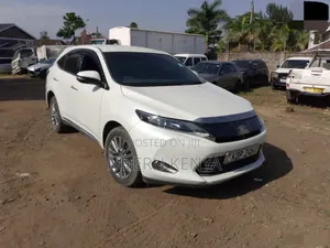 Toyota Harrier 2.0 Turbo 2017 White