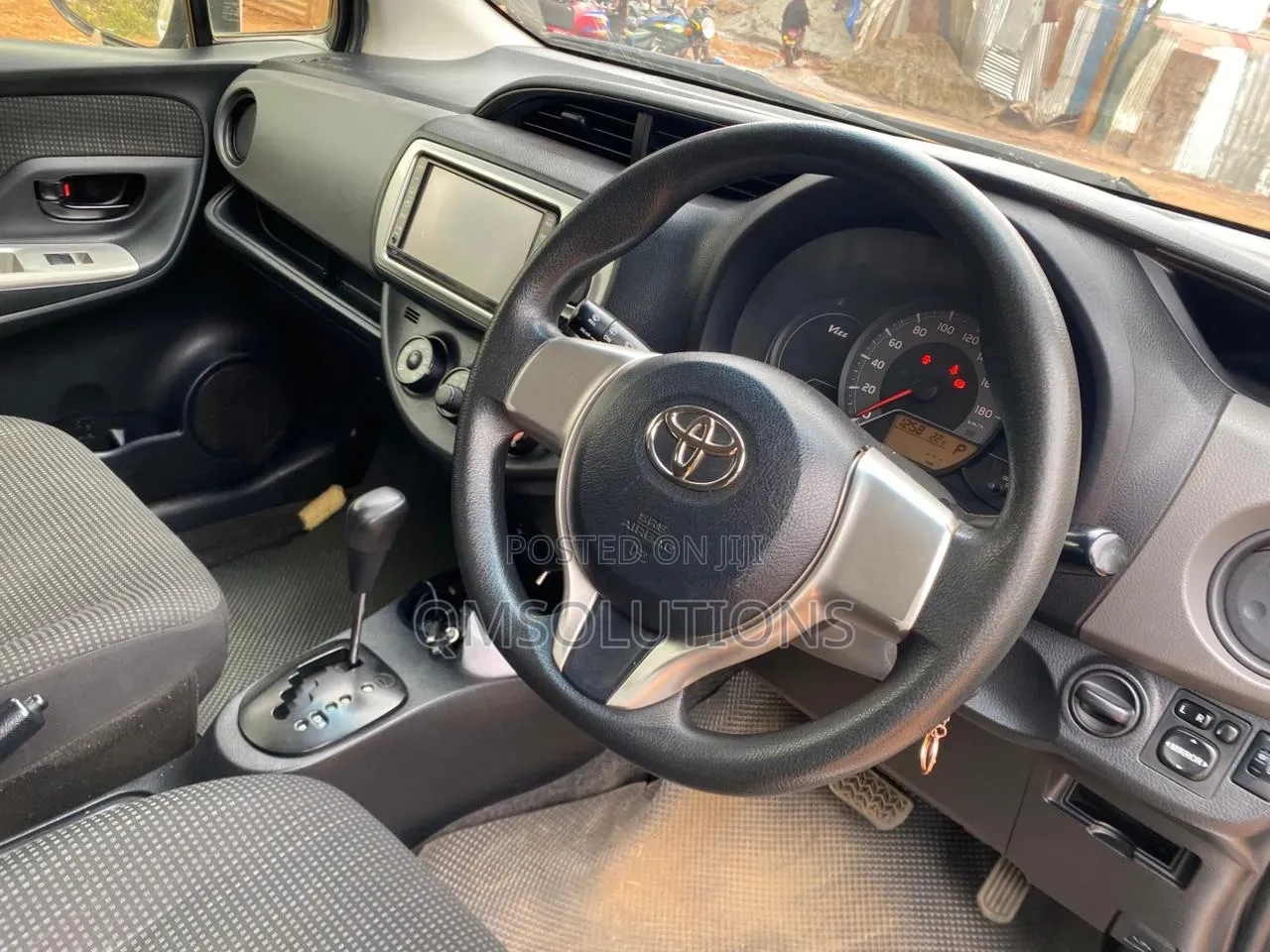 Toyota Vitz 2016 Silver
