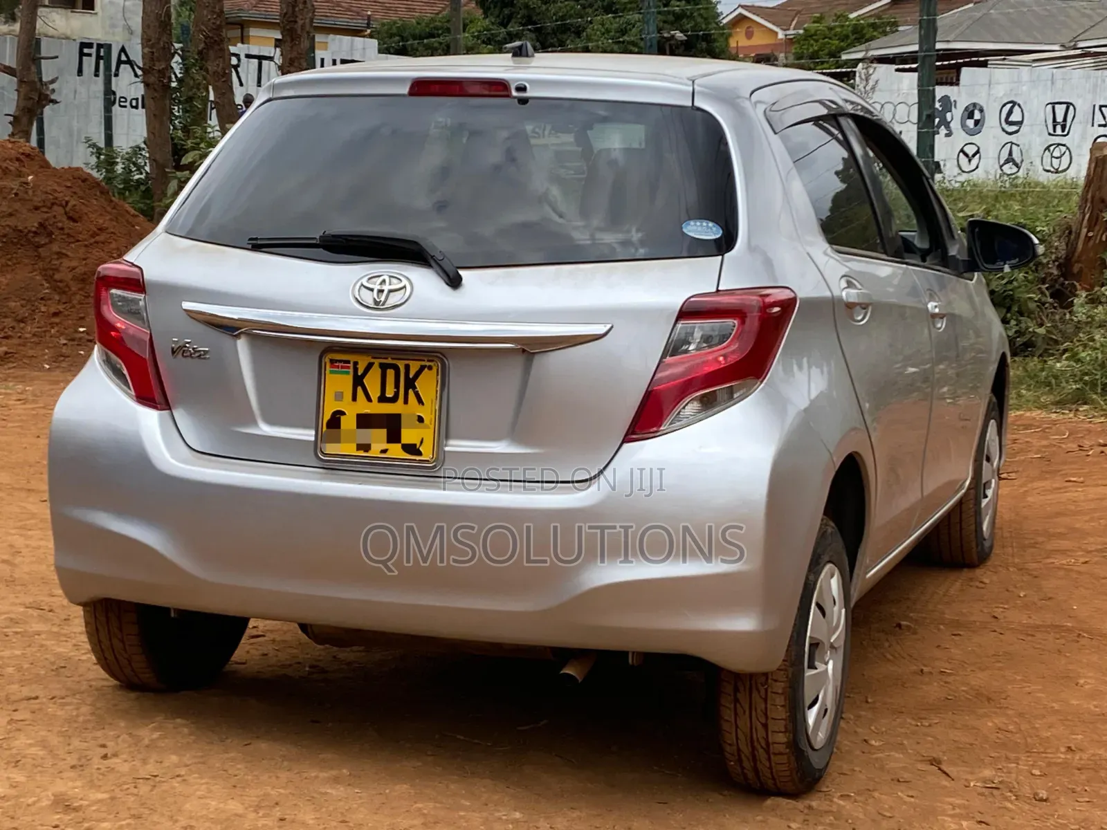 Toyota Vitz 2016 Silver