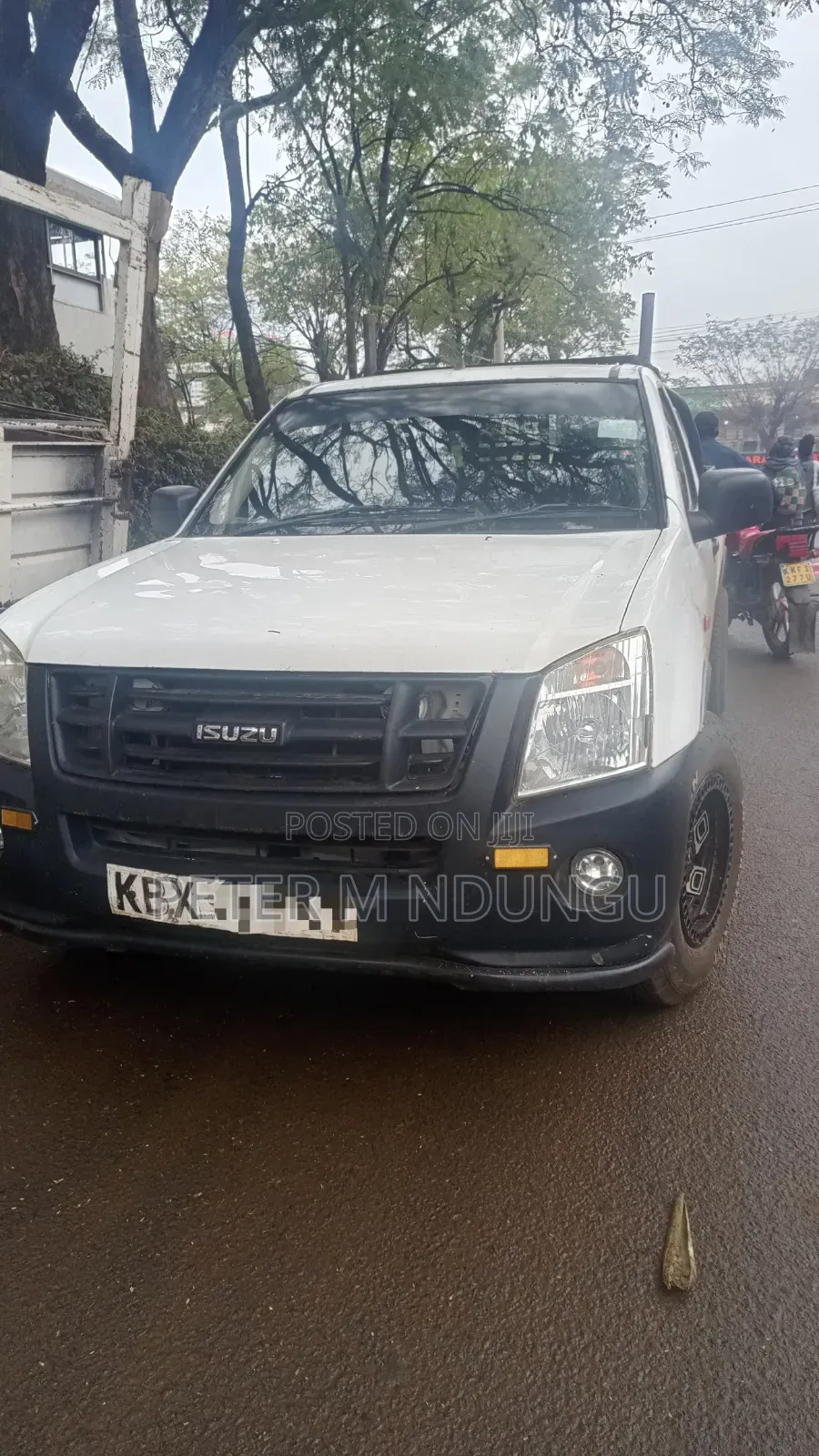 Isuzu D-MAX 2012 White