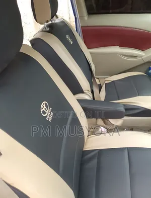 Toyota ISIS 2009 Blue