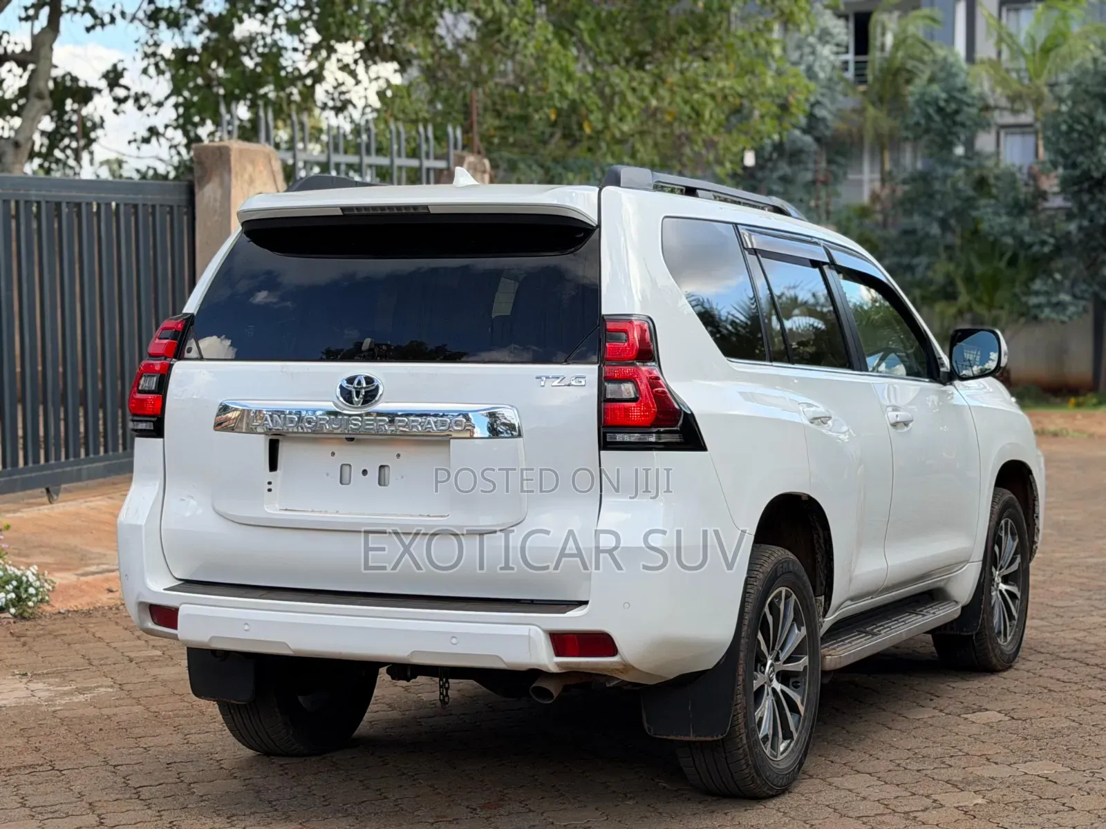 Toyota Land Cruiser Prado 2.8 2021 White