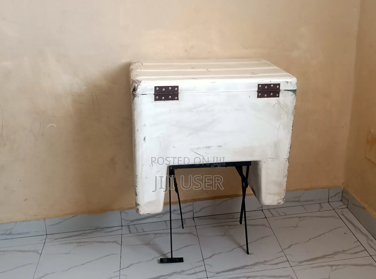 Courier Box