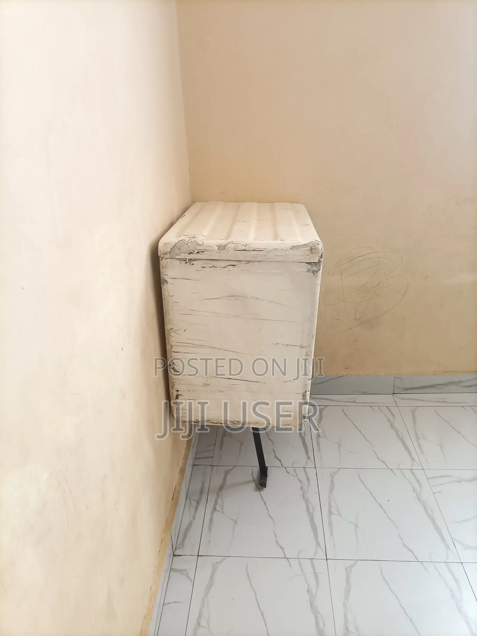 Courier Box
