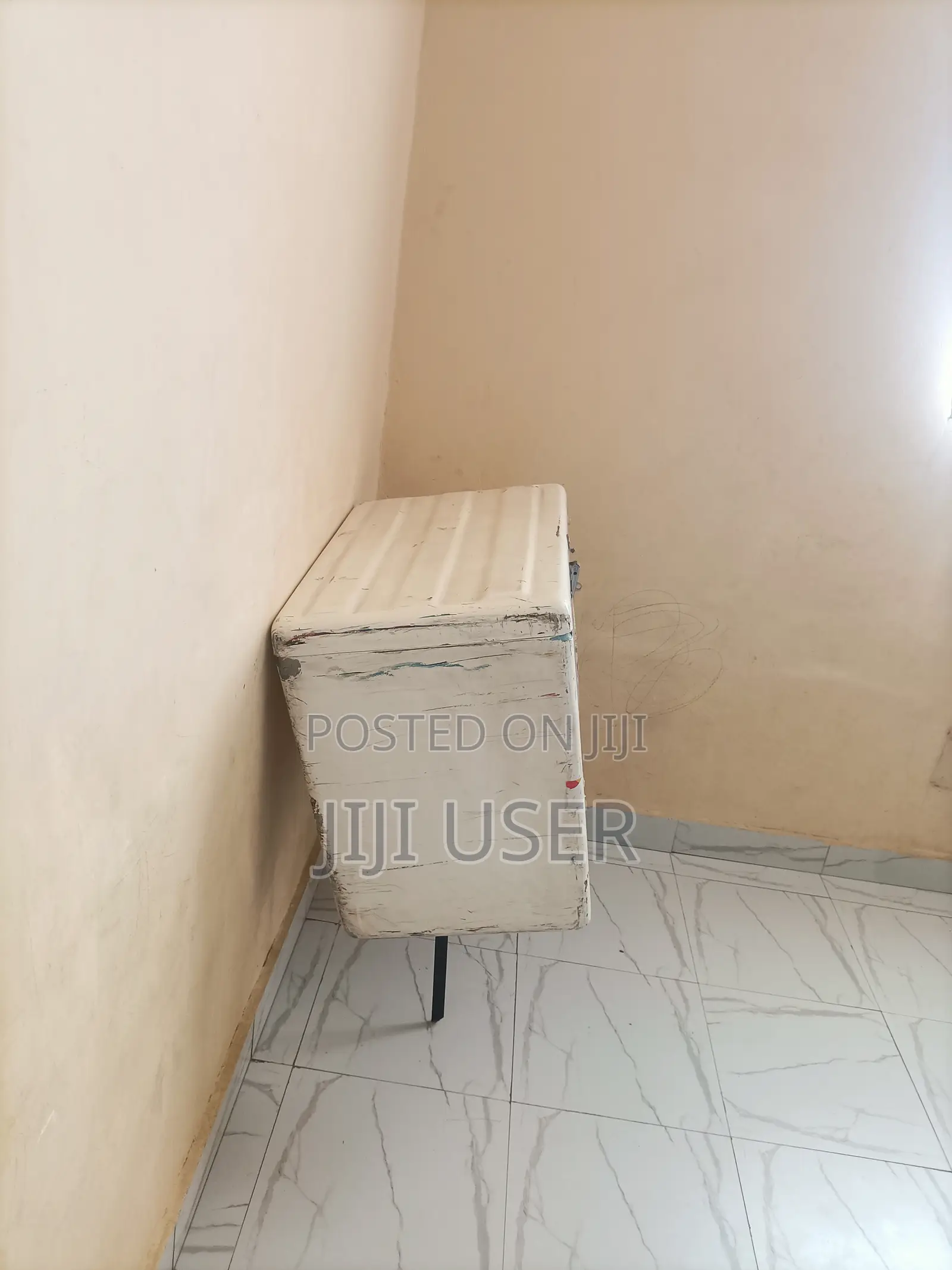 Courier Box
