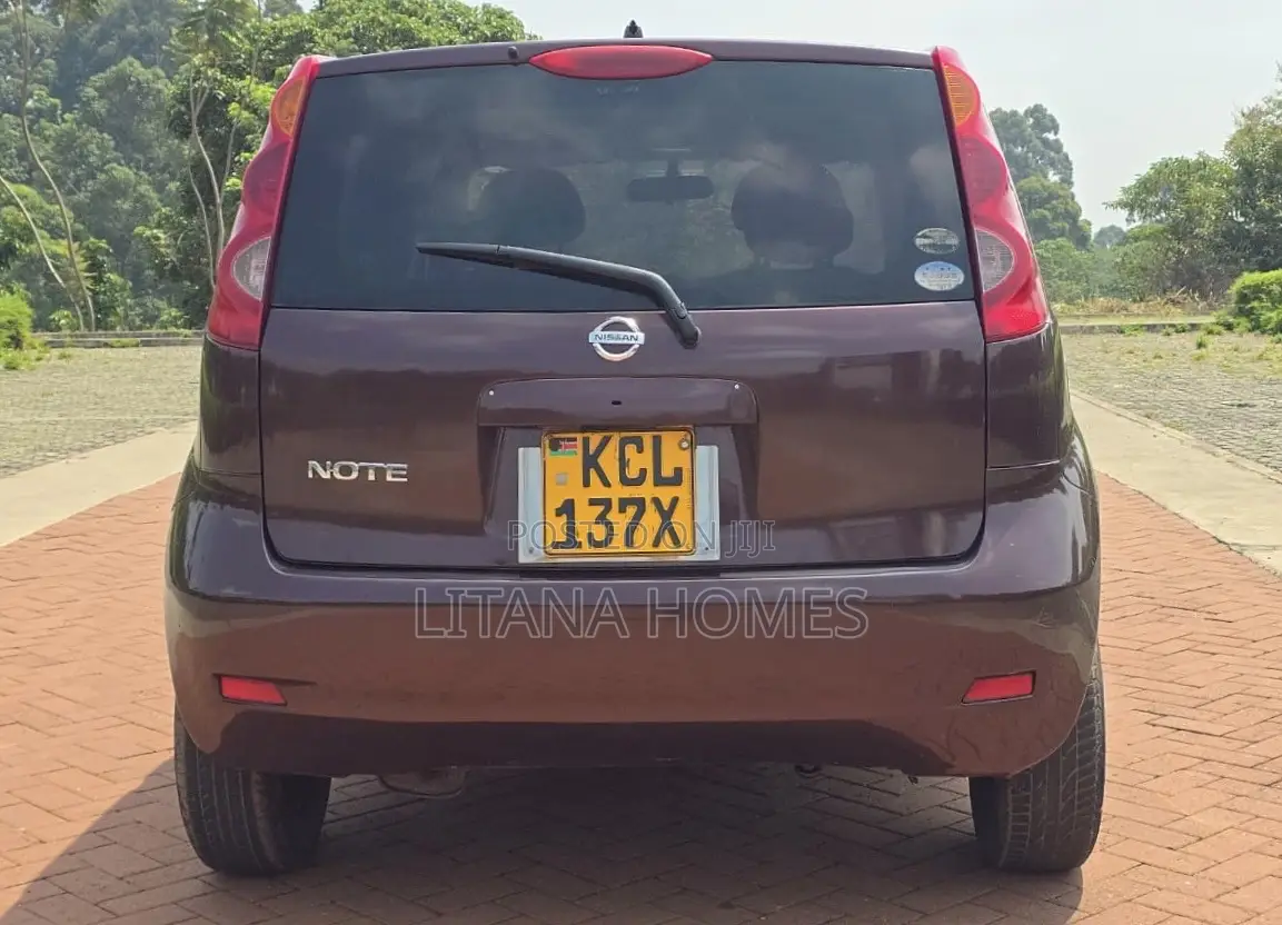 Nissan Note 1.6 Petrol 2010 Maroon