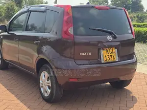 Nissan Note 1.6 Petrol 2010 Maroon