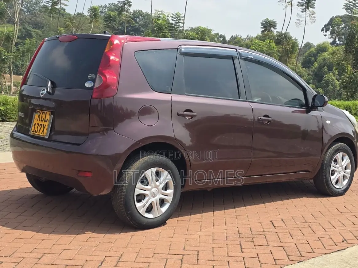 Nissan Note 1.6 Petrol 2010 Maroon