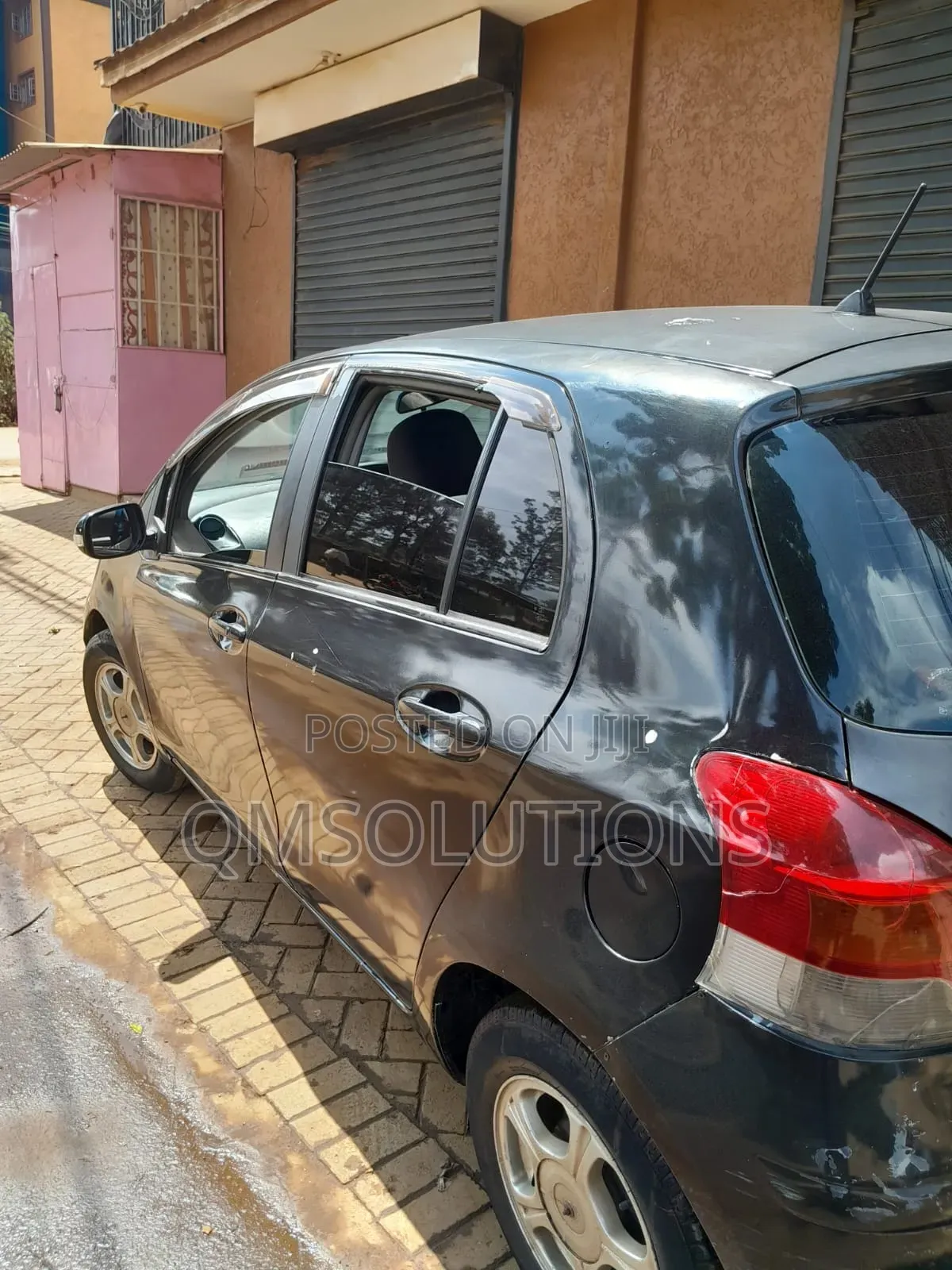 Toyota Vitz 2010 Black