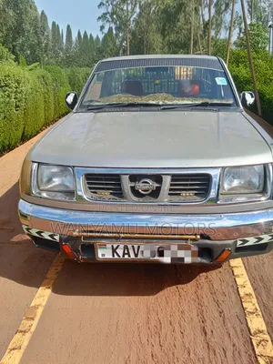 Nissan Hardbody 2000 Gray