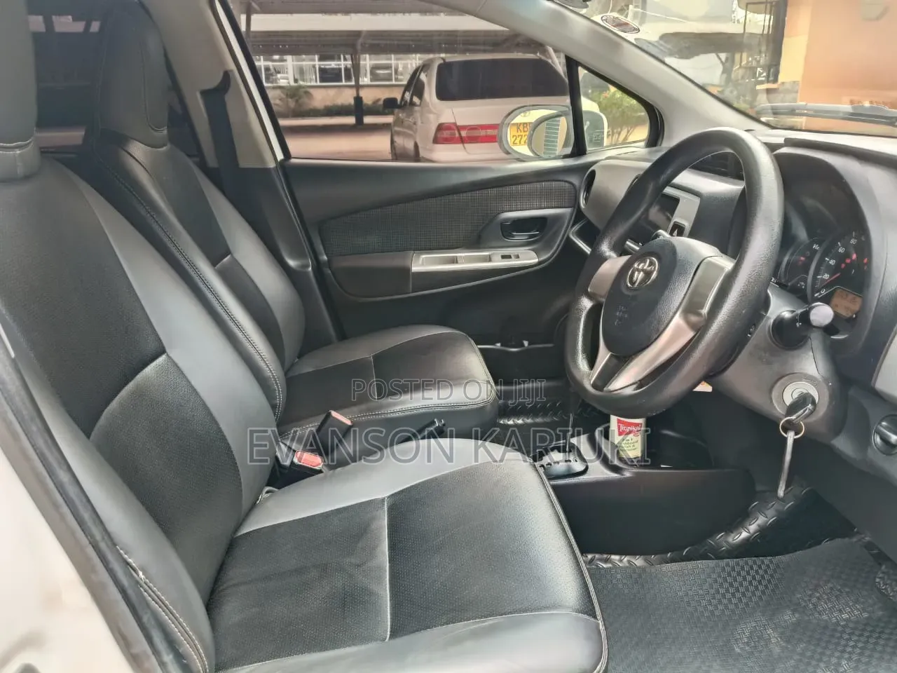 Toyota Vitz 2014 White