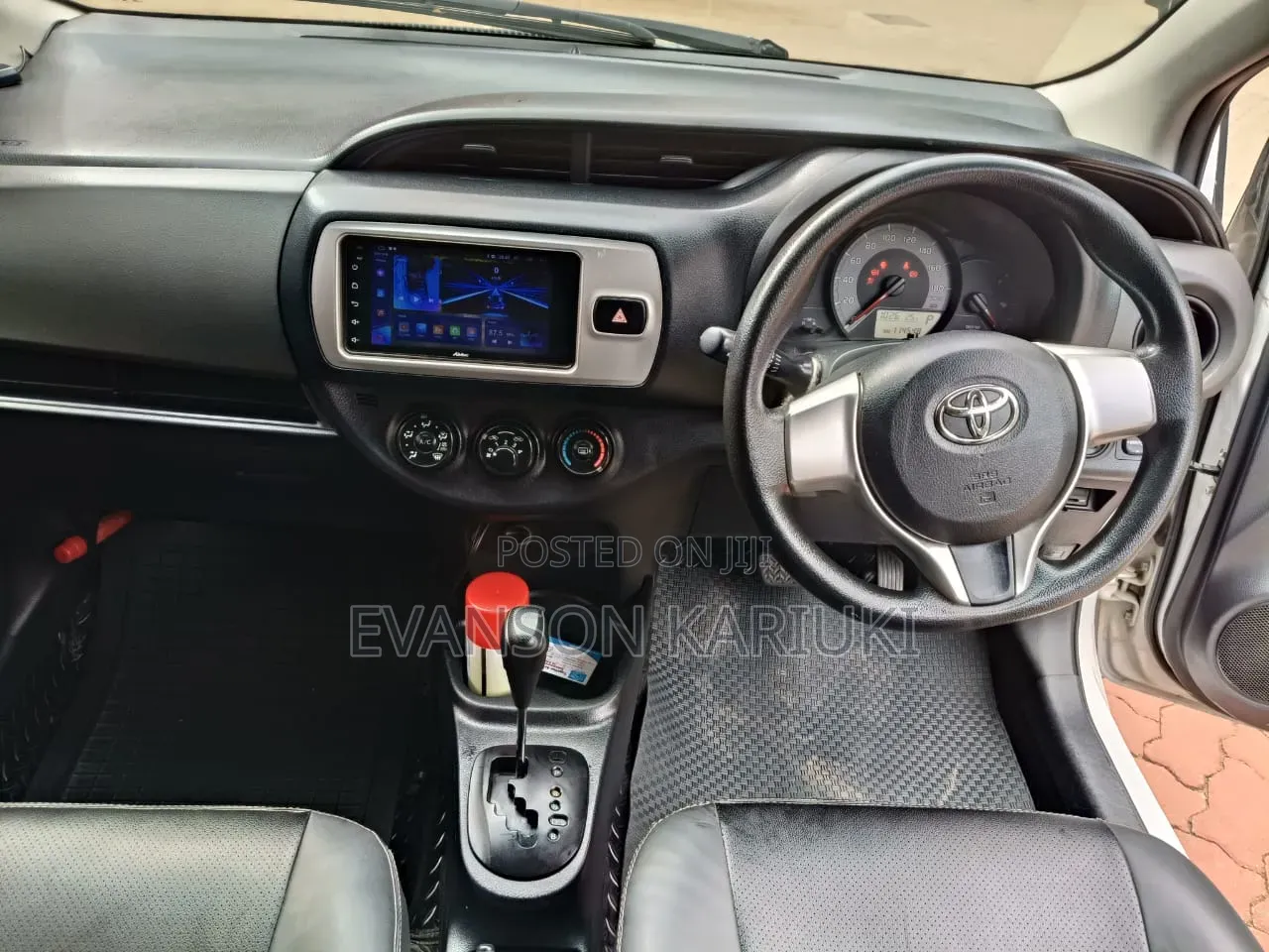 Toyota Vitz 2014 White