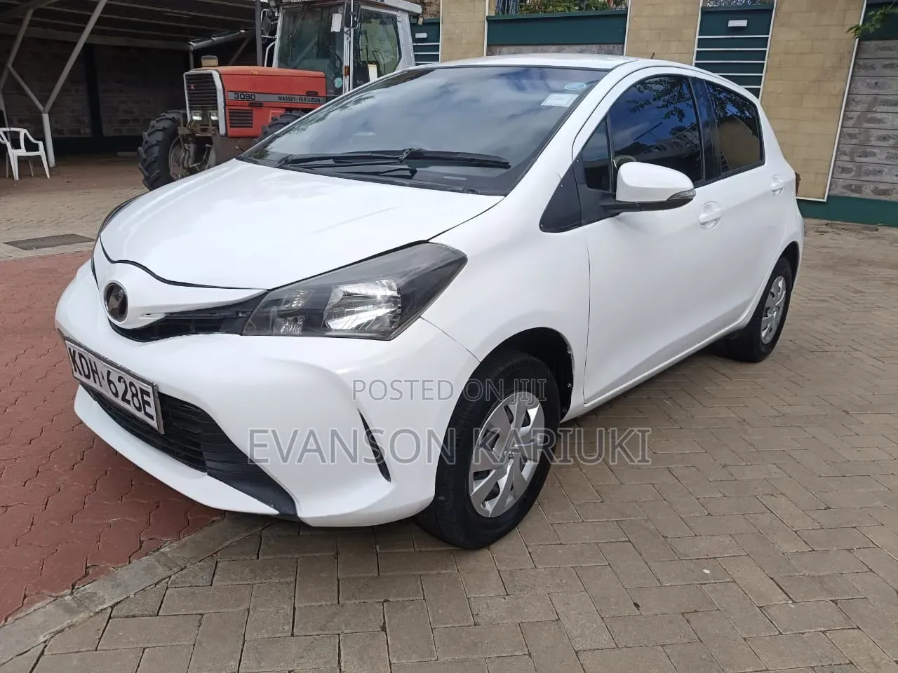 Toyota Vitz 2014 White
