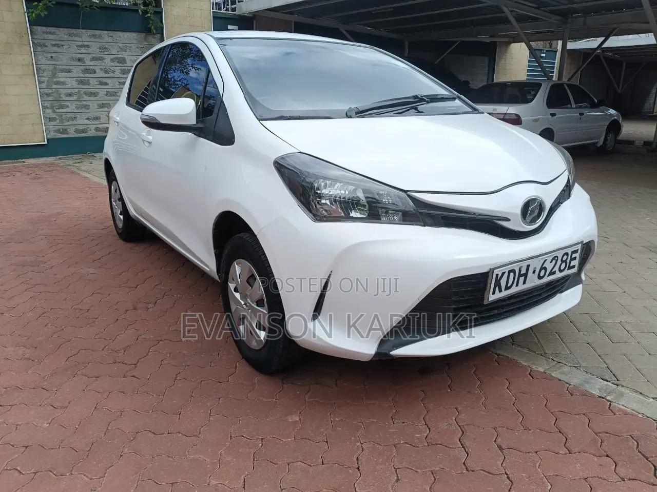 Toyota Vitz 2014 White