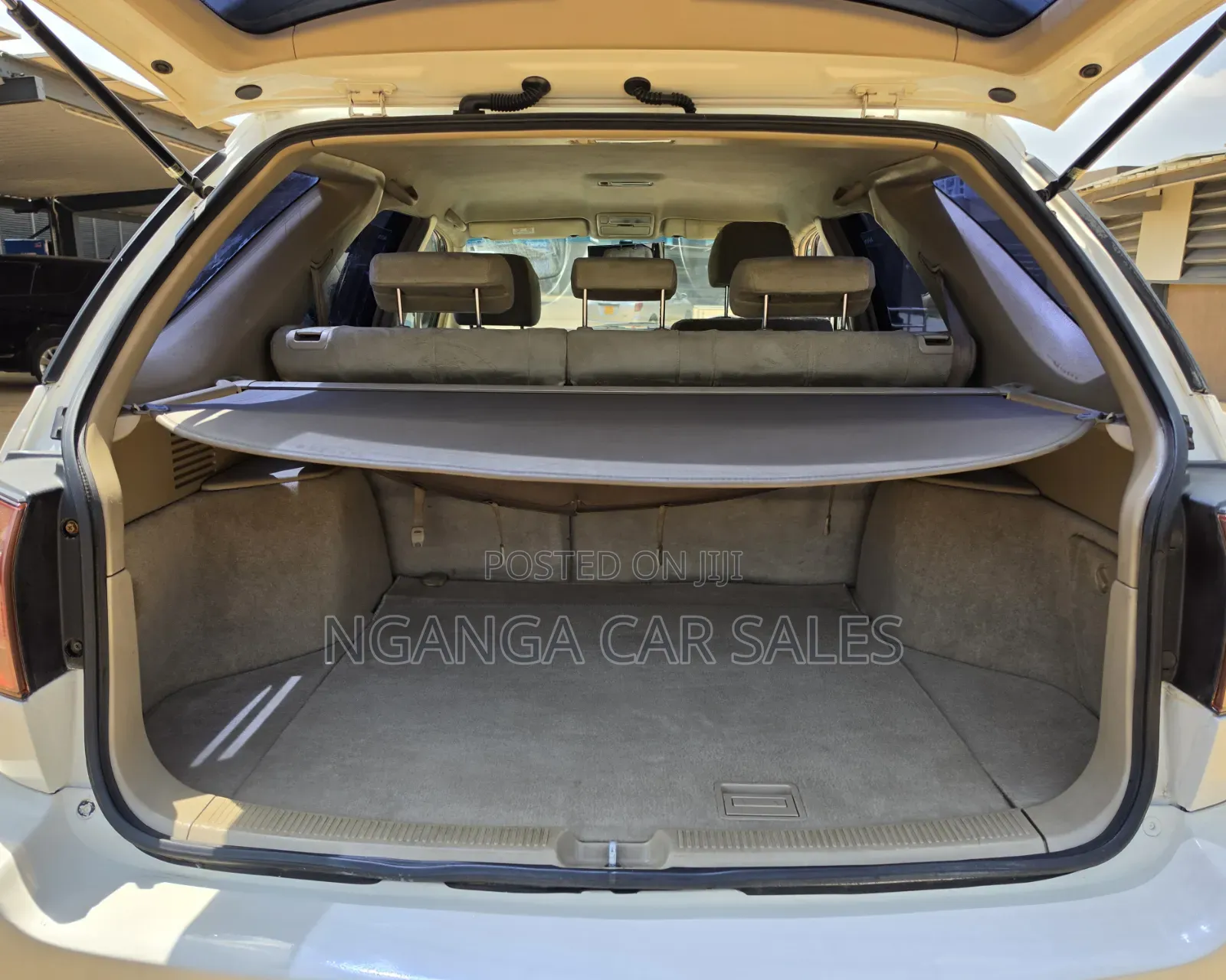 Toyota Harrier 2000 White