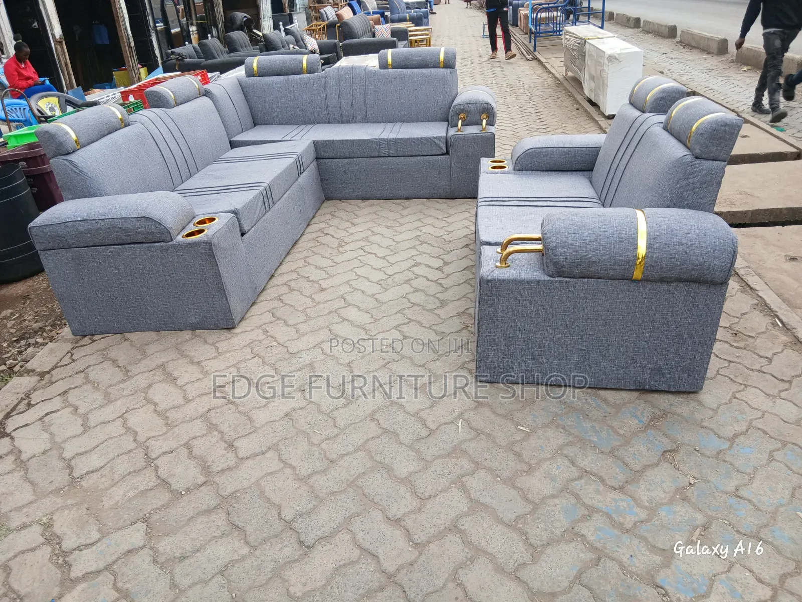 8seater Sofa Set Available for Sale
