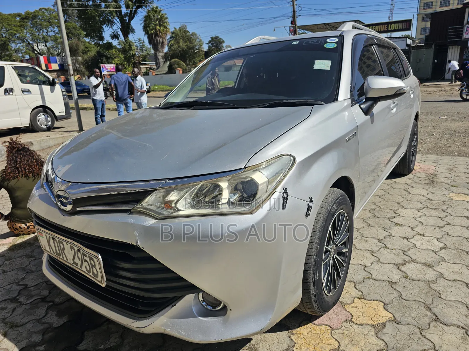 Toyota Corolla Fielder 2017 Silver