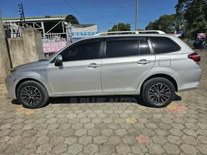 Toyota Corolla Fielder 2017 Silver