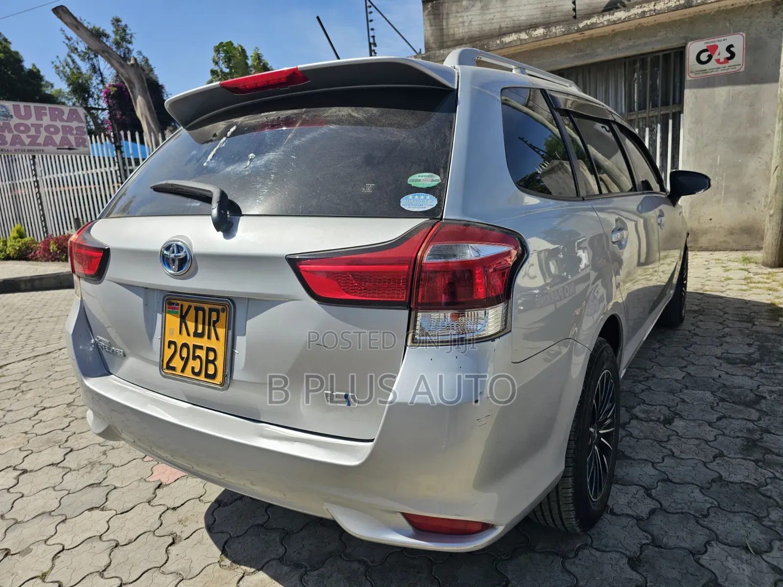 Toyota Corolla Fielder 2017 Silver