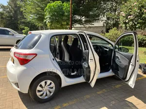 Toyota Vitz 2017 White