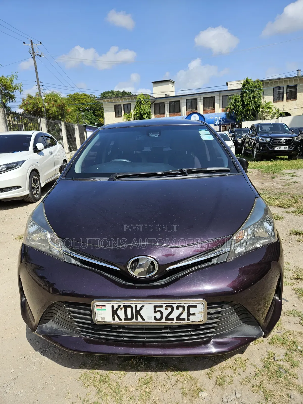 Toyota Vitz 2016 Burgundy