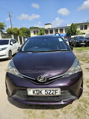 Toyota Vitz 2016 Burgundy