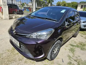 Toyota Vitz 2016 Burgundy