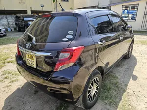 Toyota Vitz 2016 Burgundy