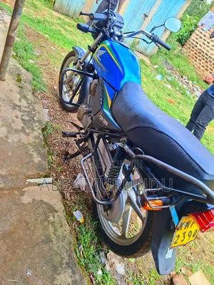 Honda CB 2021 Blue