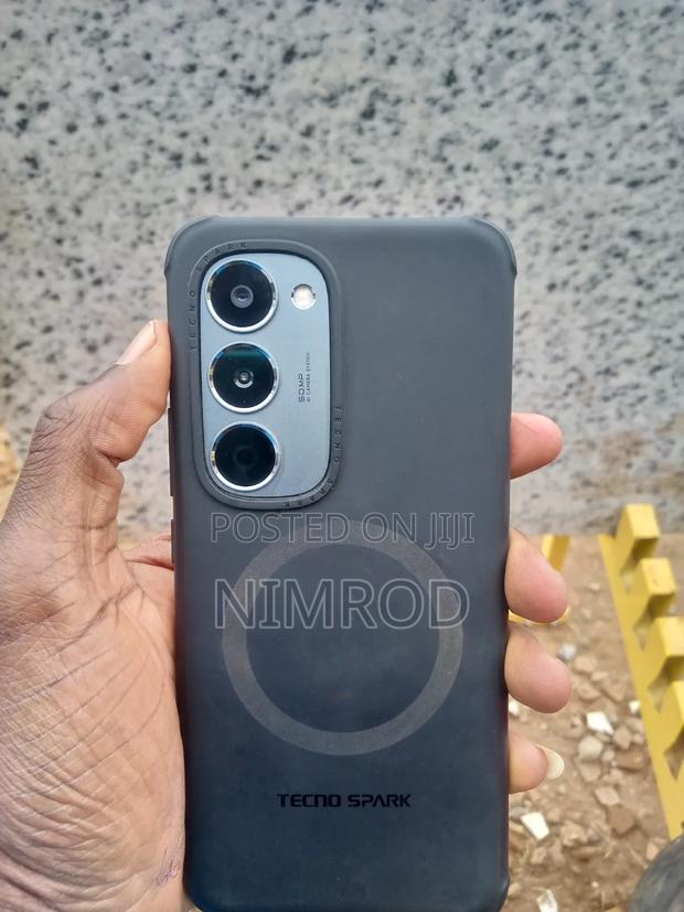 Tecno Spark 40 Pro+ 256 GB Silver - thumbnail 2