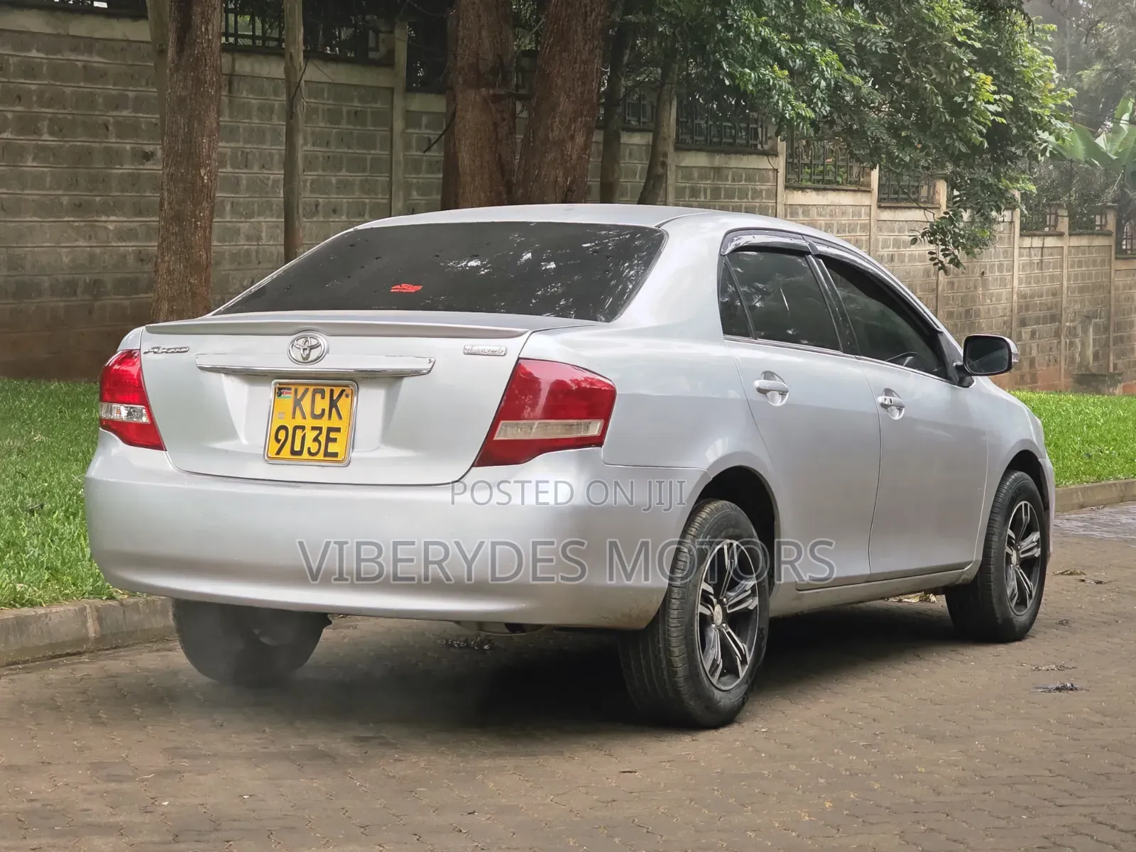 Toyota Axio 2010 Silver