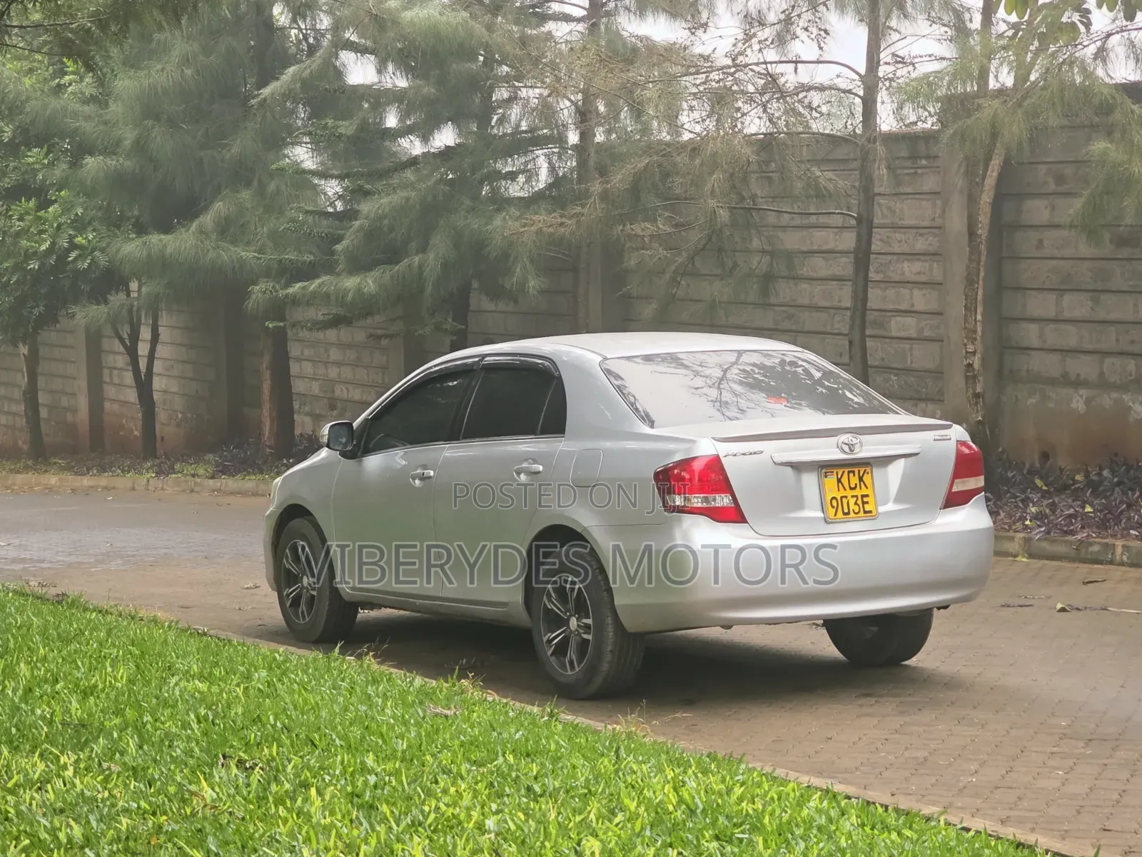 Toyota Axio 2010 Silver