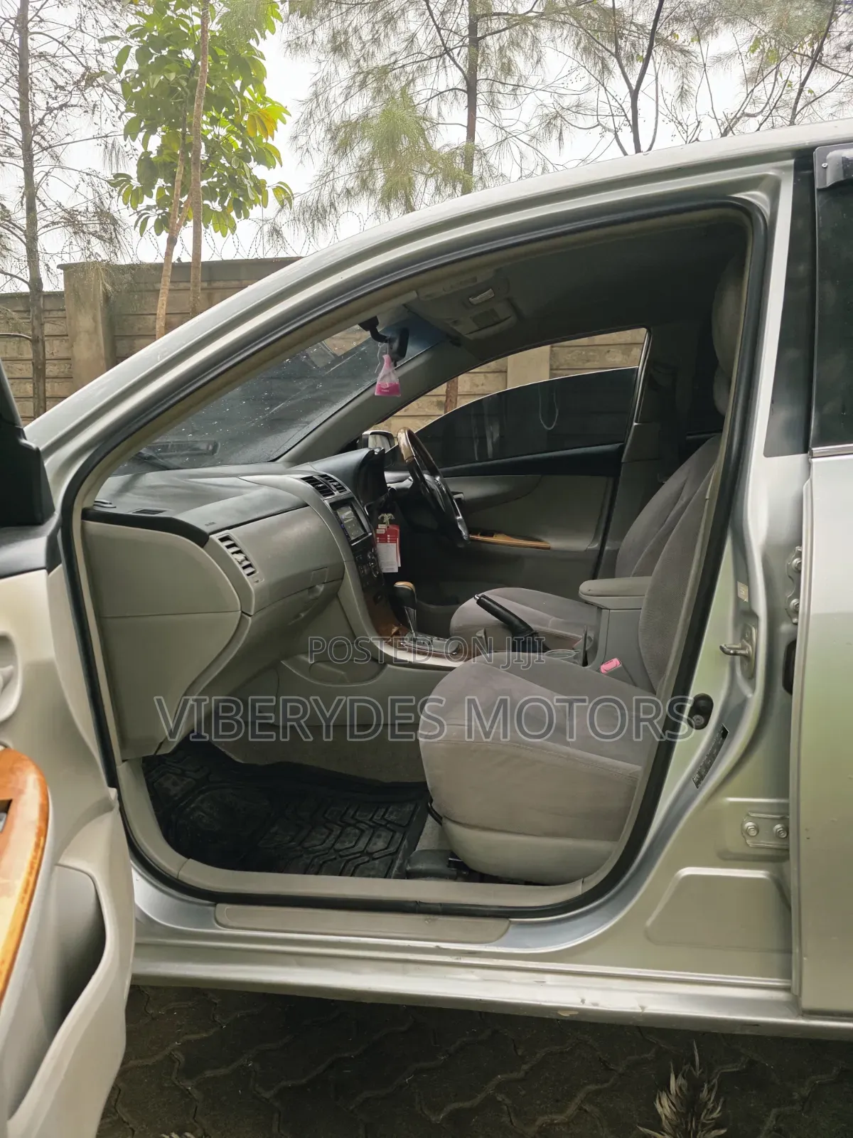 Toyota Axio 2010 Silver