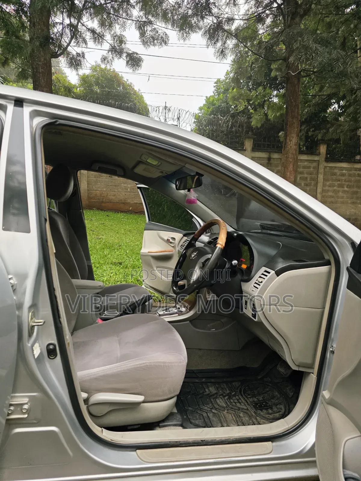 Toyota Axio 2010 Silver