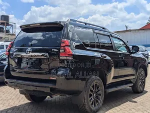 Toyota Land Cruiser 2021 Black