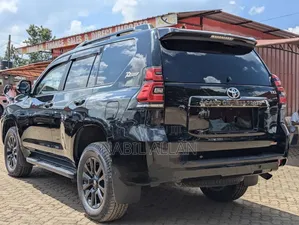 Toyota Land Cruiser 2021 Black