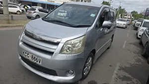 Toyota Noah 2008 Silver