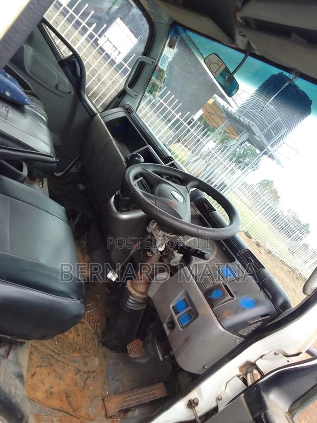 Mitsubishi Canter - thumbnail 3