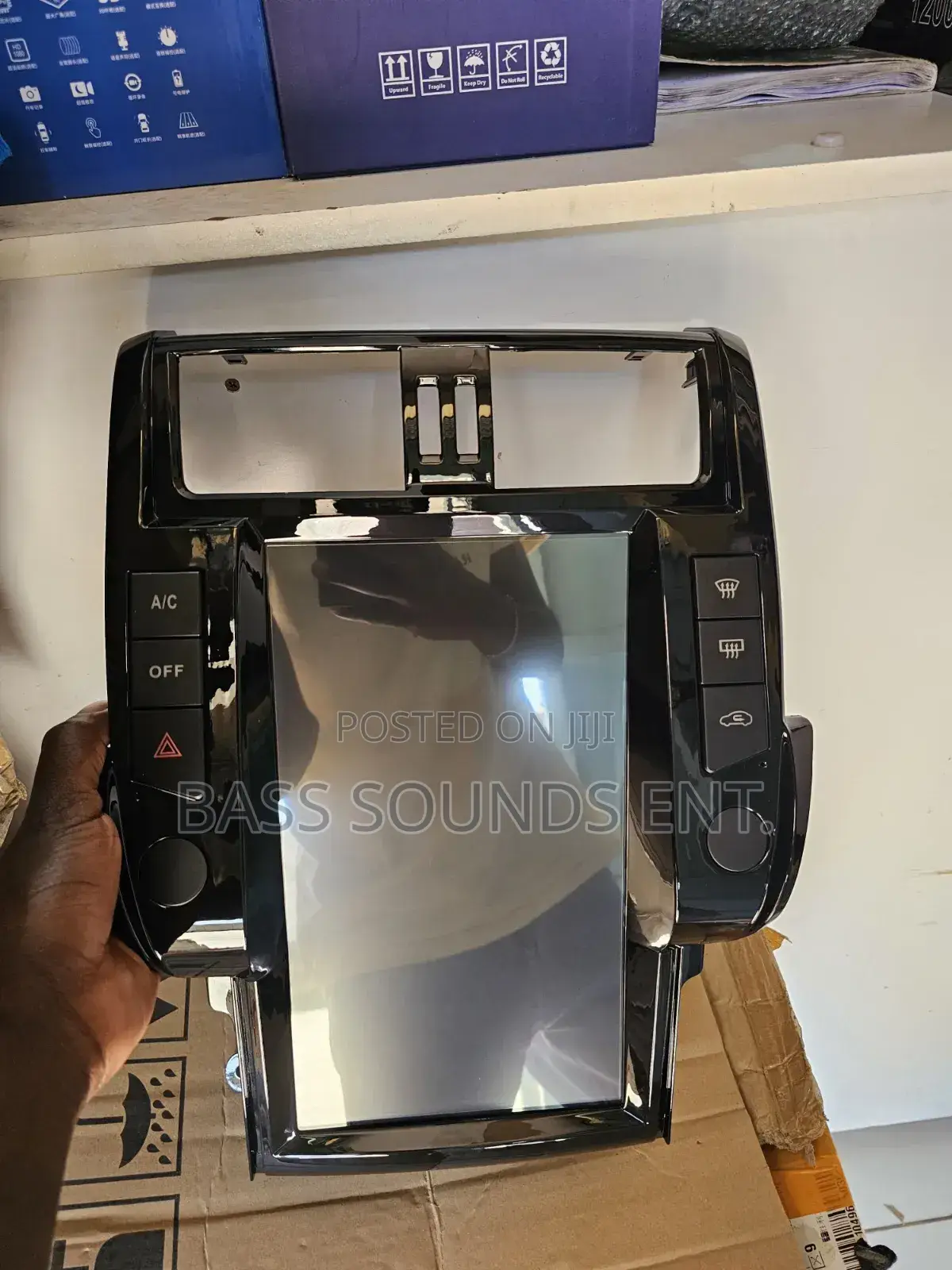Prado J 150 Tesla Radio