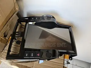 Prado J 150 Tesla Radio