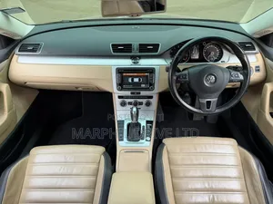 Volkswagen Passat 2014 Gray