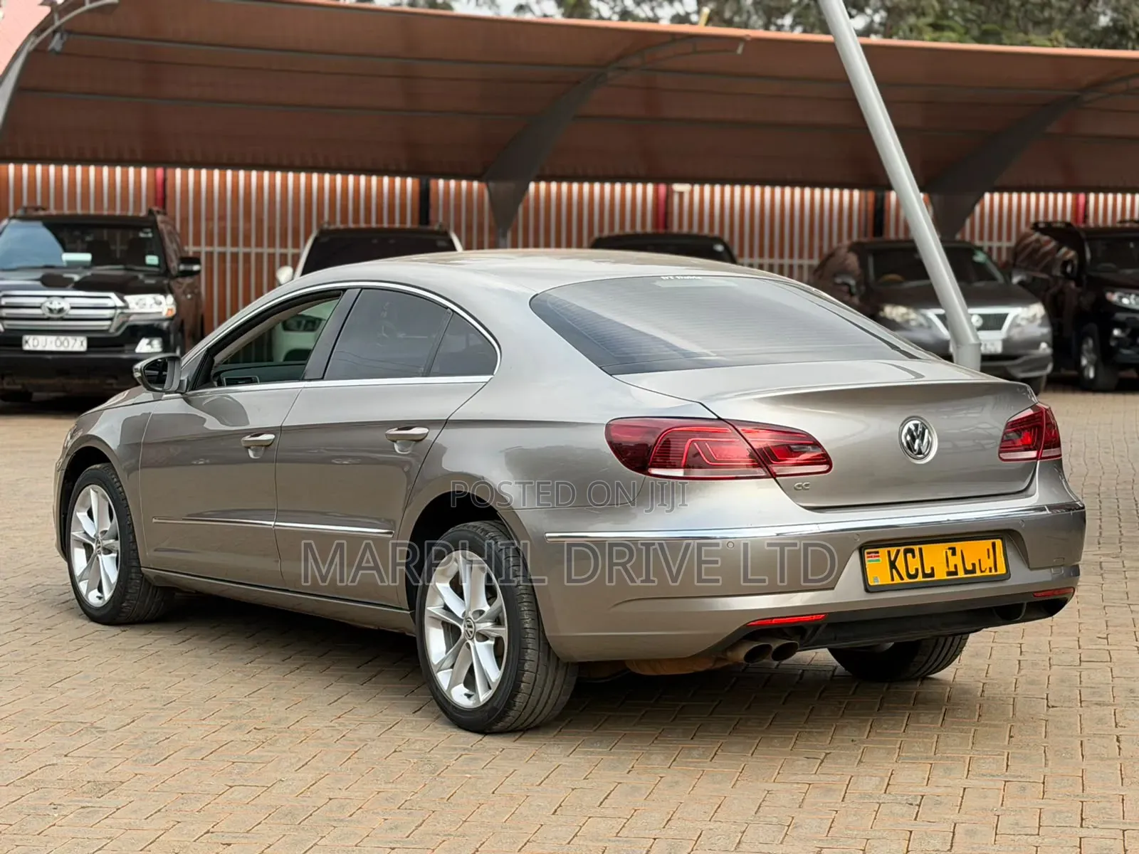 Volkswagen Passat 2014 Gray