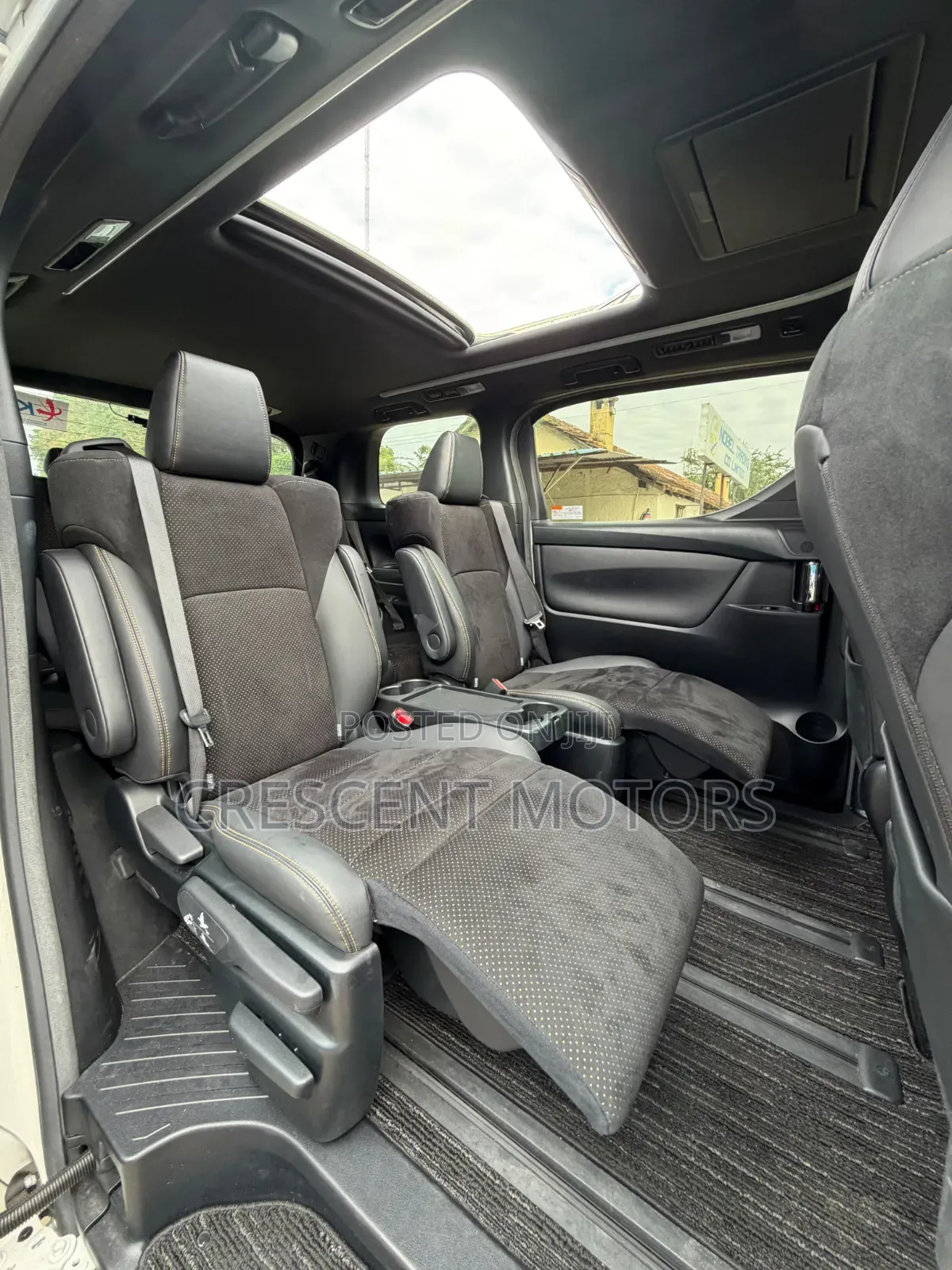 Toyota Alphard 2021 Pearl
