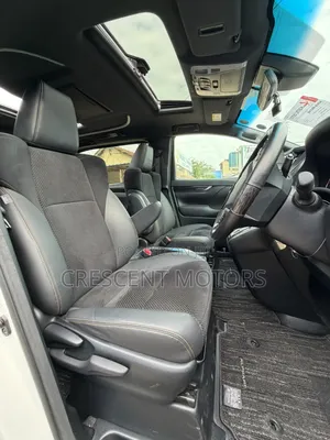 Toyota Alphard 2021 Pearl