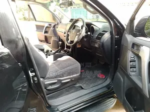 Toyota Land Cruiser Prado 2016 Black