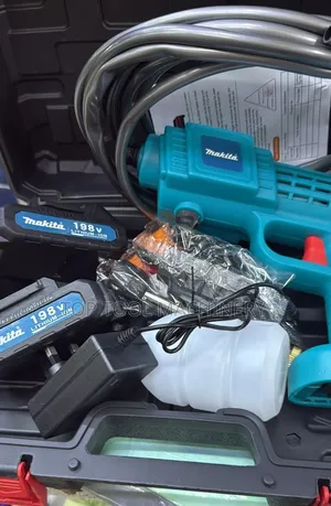 Portable Makita Cordless Car Wash