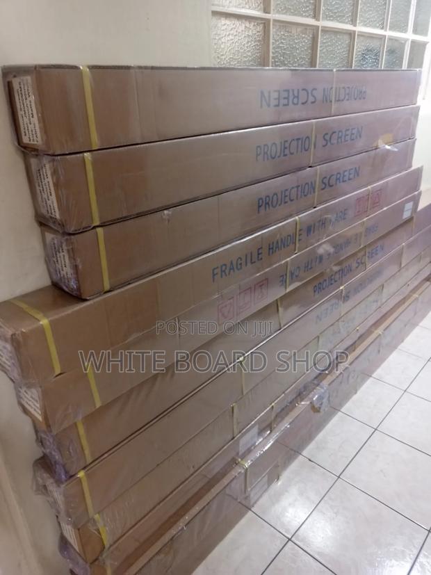 200cm × 200cm Wall Mount Projector Screen for Churches