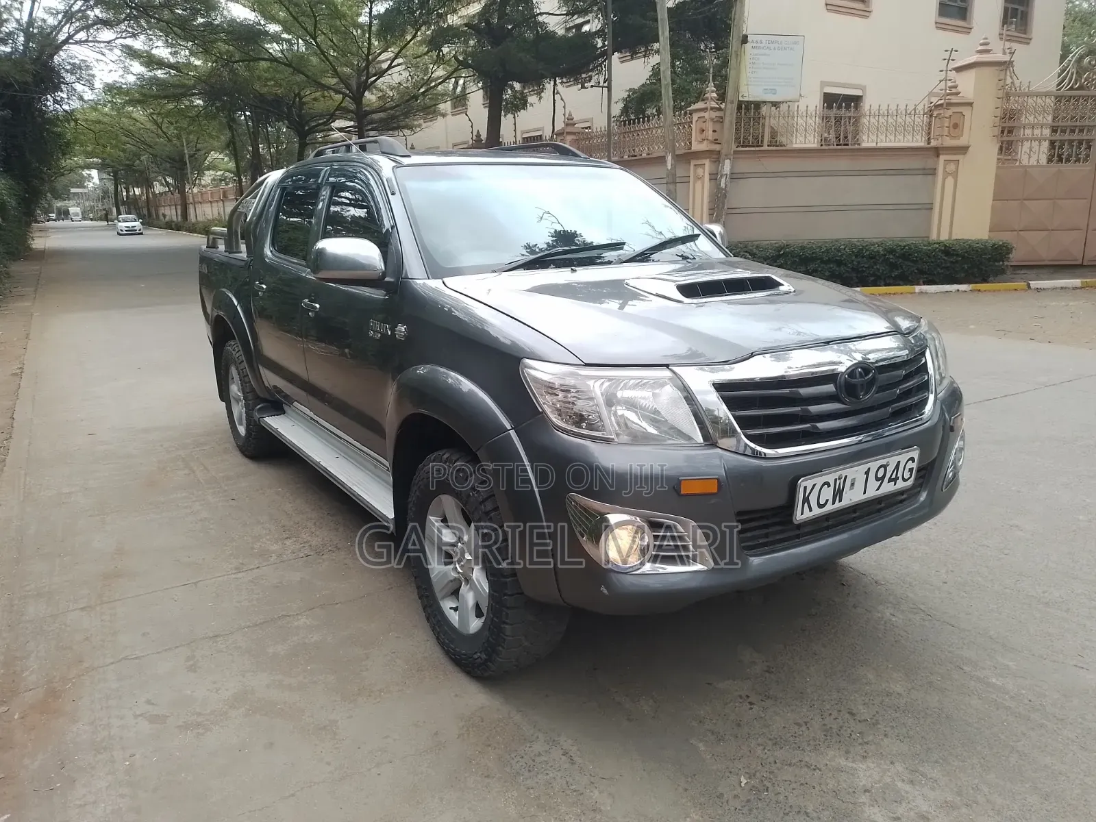 Toyota Hilux 2012 Gray